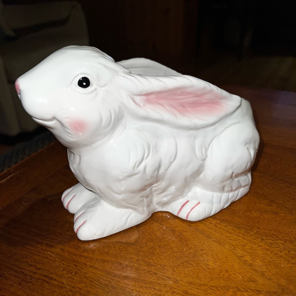 Vintage Ceramic Easter Bunny Rabbit Planter White.